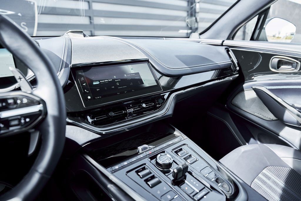 Used 2025 Aston Martin DBX 707 image 60