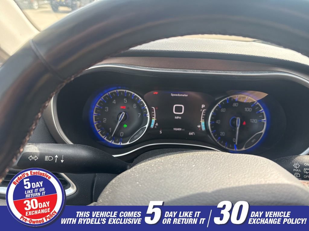 Used 2017 Chrysler Pacifica Touring-L Plus w/ Tire & Wheel Group image 14