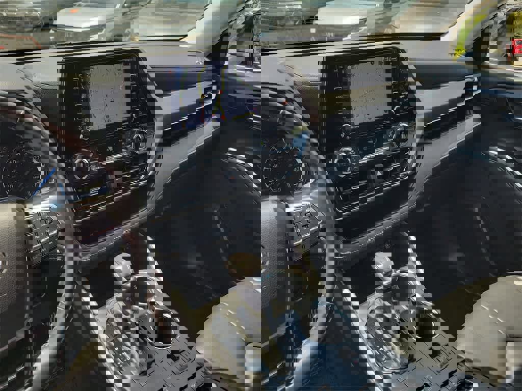 Used 2020 Toyota Highlander XLE image 30