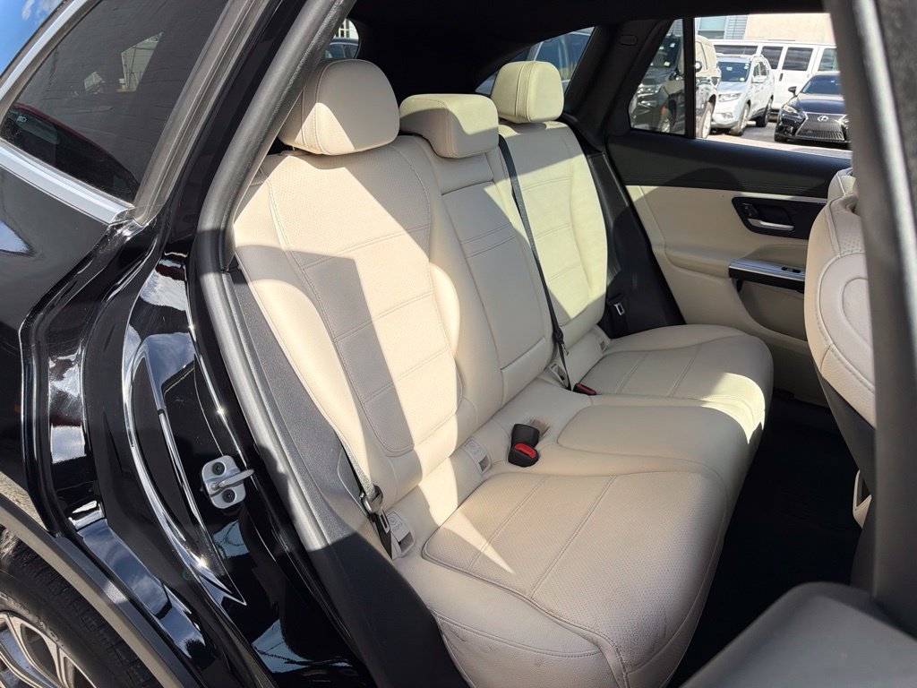 Used 2023 Mercedes-Benz GLC 300 4MATIC image 17