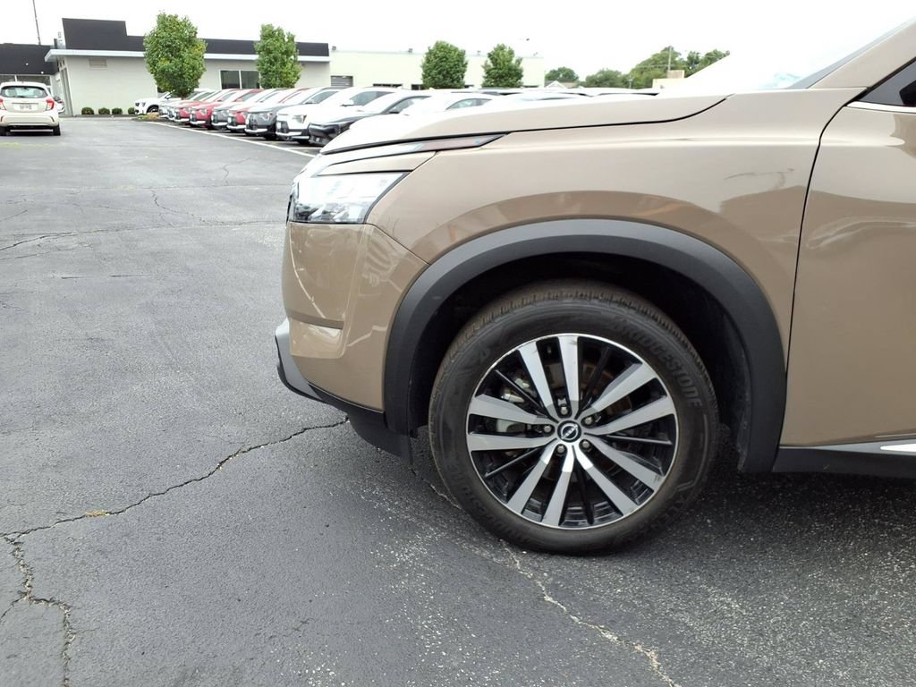 Used 2023 Nissan Pathfinder Platinum w/ Cargo Package AWD/4WD image 26