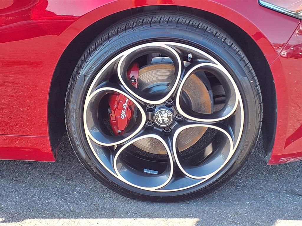 Used 2023 Alfa Romeo Giulia Ti image 9
