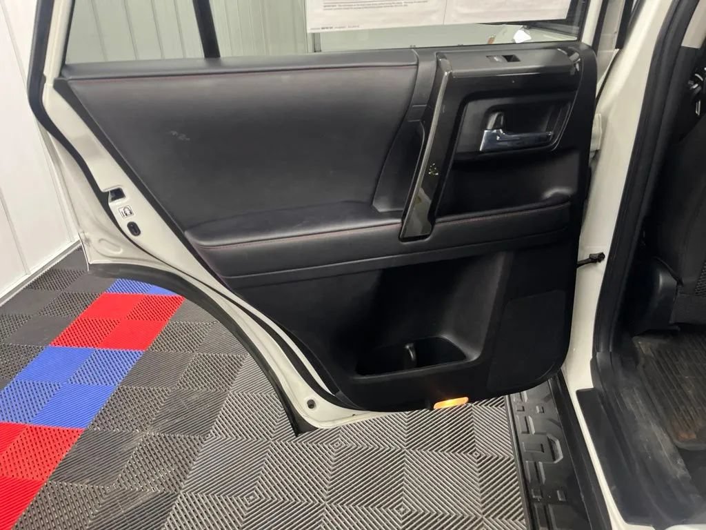 Used 2020 Toyota 4Runner TRD Off-Road Premium w/ Moonroof Package AWD/4WD image 17
