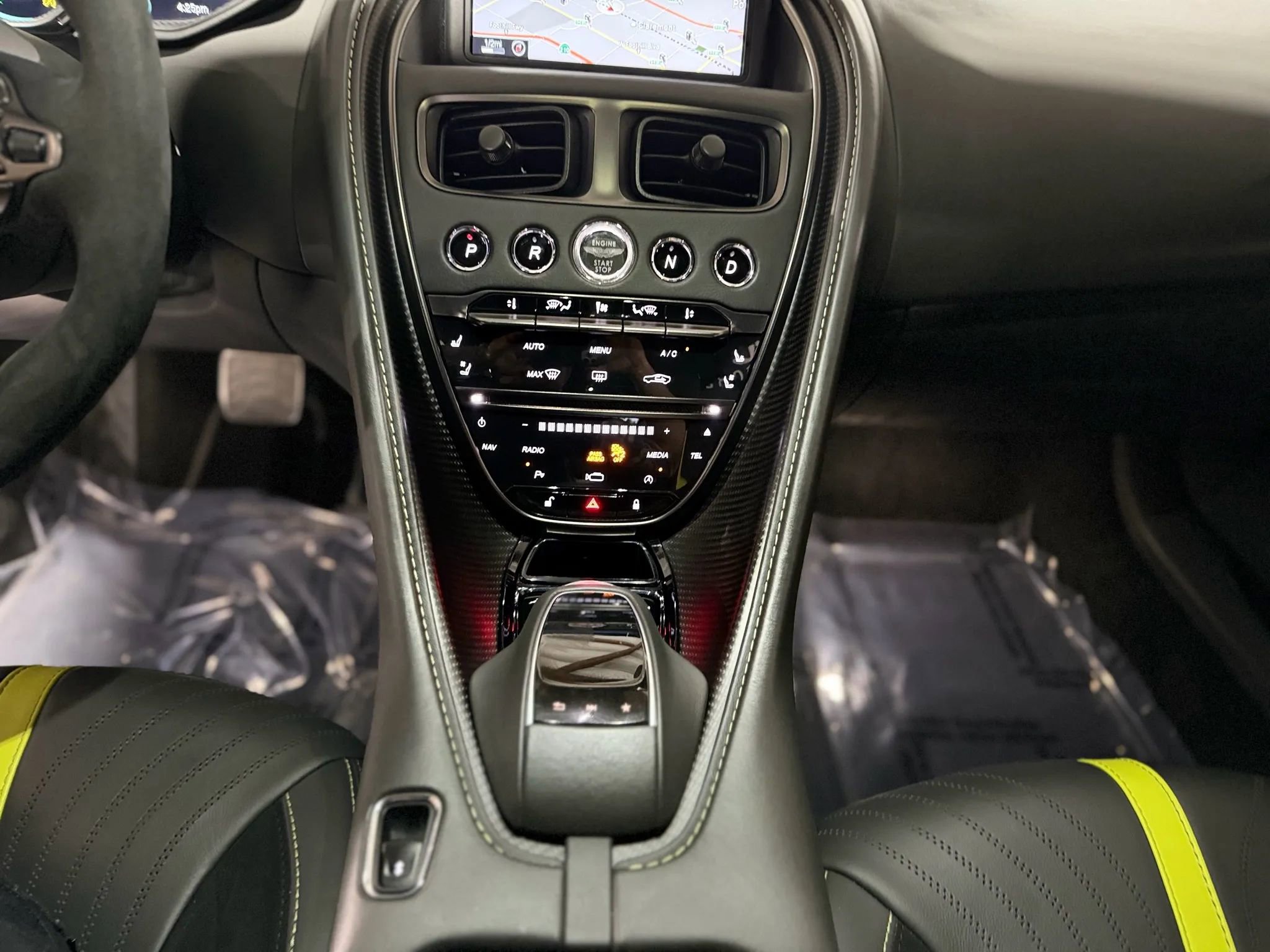 Used 2019 Aston Martin DB11 AMR image 25