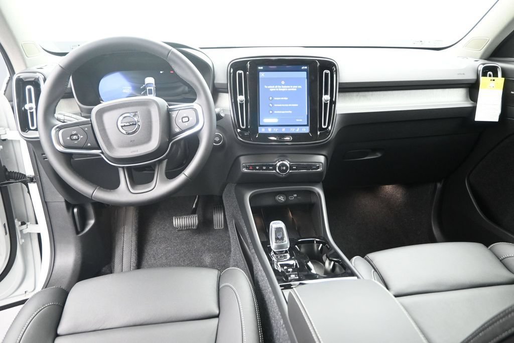 New 2026 Volvo XC40 B5 Plus w/ Climate Package AWD/4WD image 13