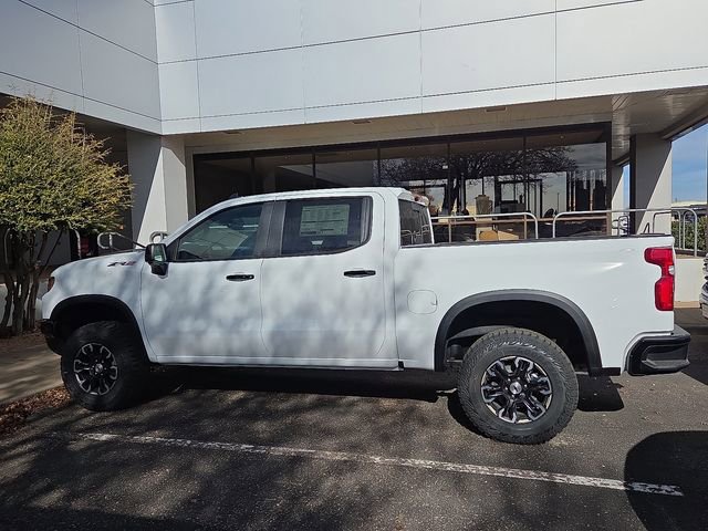 New 2026 Chevrolet Silverado 1500 ZR2 image 2