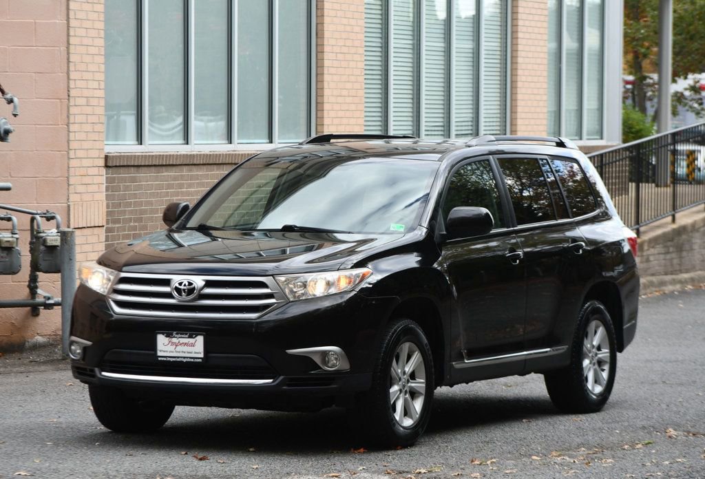 Used 2013 Toyota Highlander SE image 3