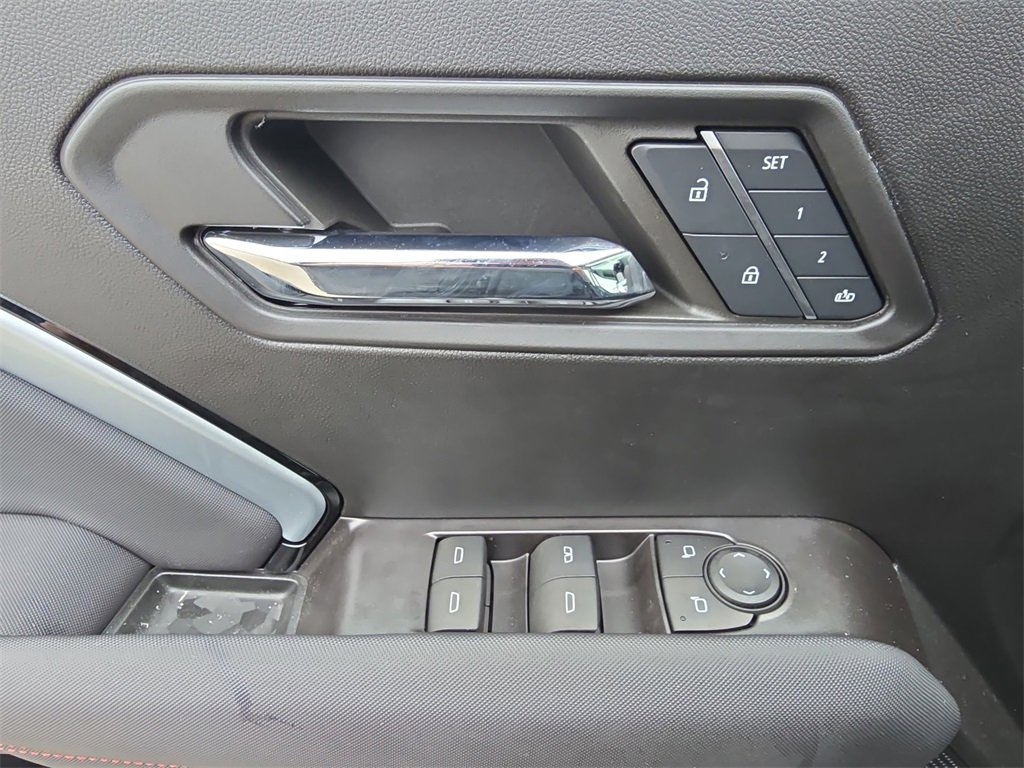 Used 2024 Chevrolet Colorado Z71 w/ Z71 Convenience Package 2 image 24