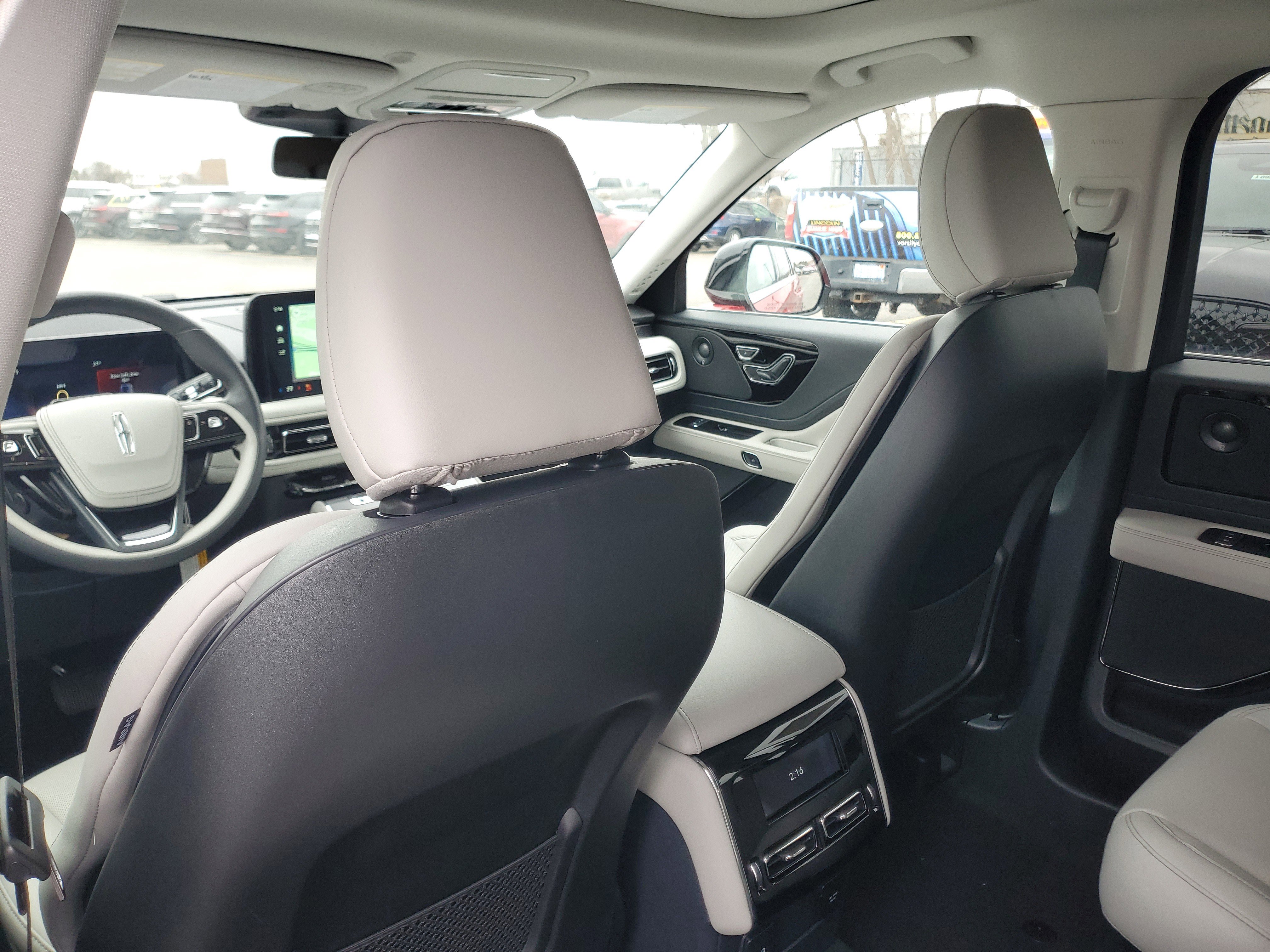 New 2026 Lincoln Aviator Premiere image 24