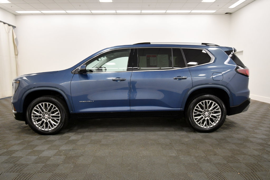 Used 2024 GMC Acadia Denali FWD image 4