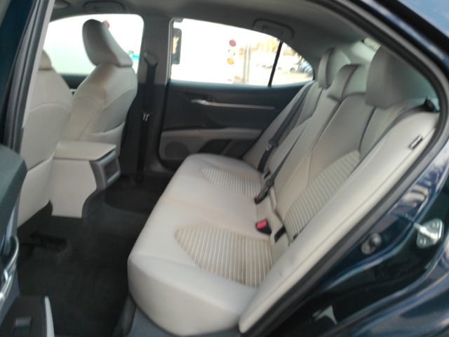 Used 2022 Toyota Camry SE image 19