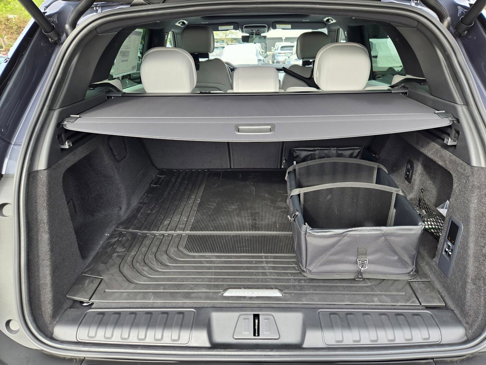 New 2026 Land Rover Range Rover Sport SE AWD/4WD image 15