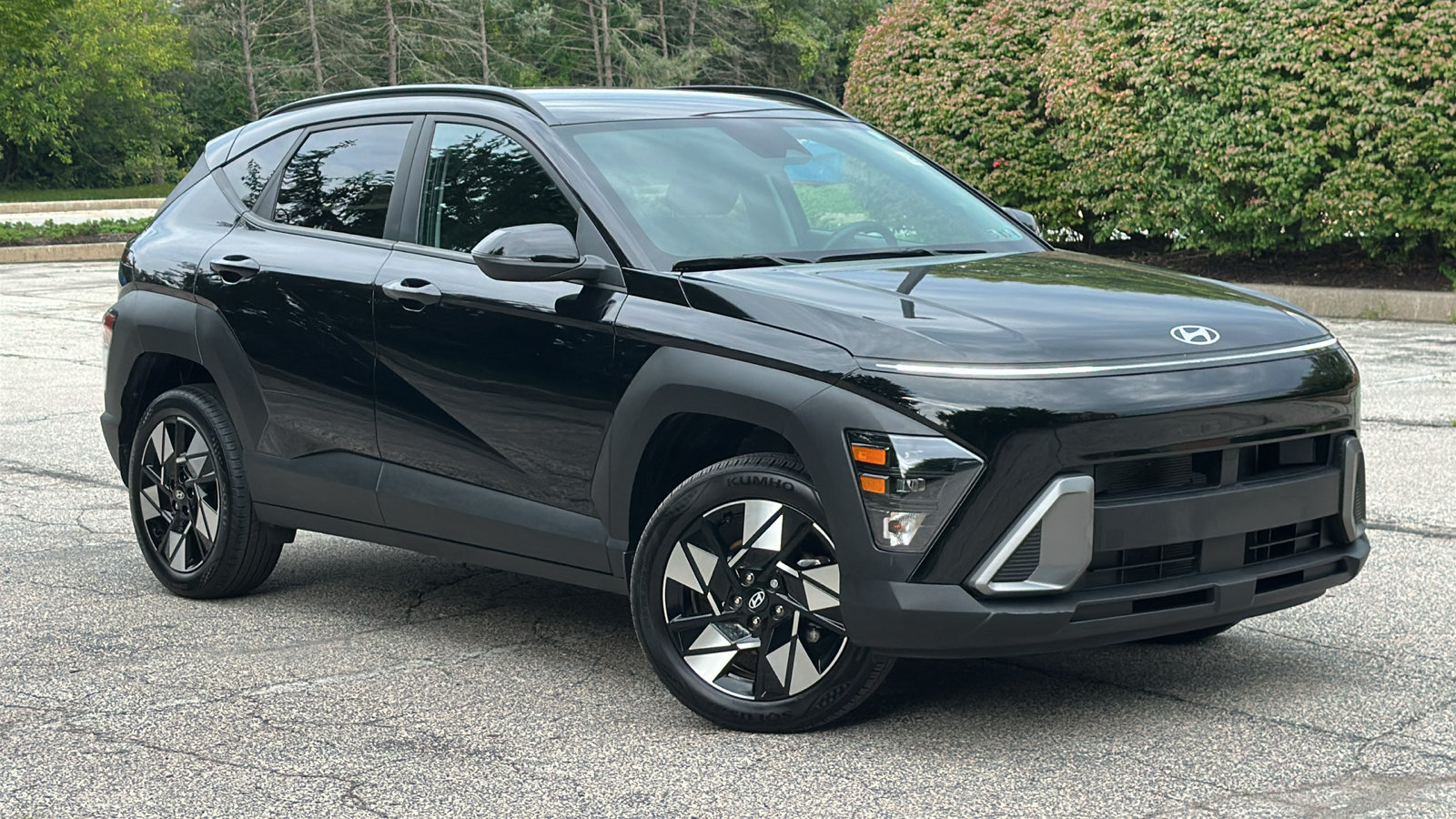 Used 2024 Hyundai Kona SEL AWD/4WD image 1