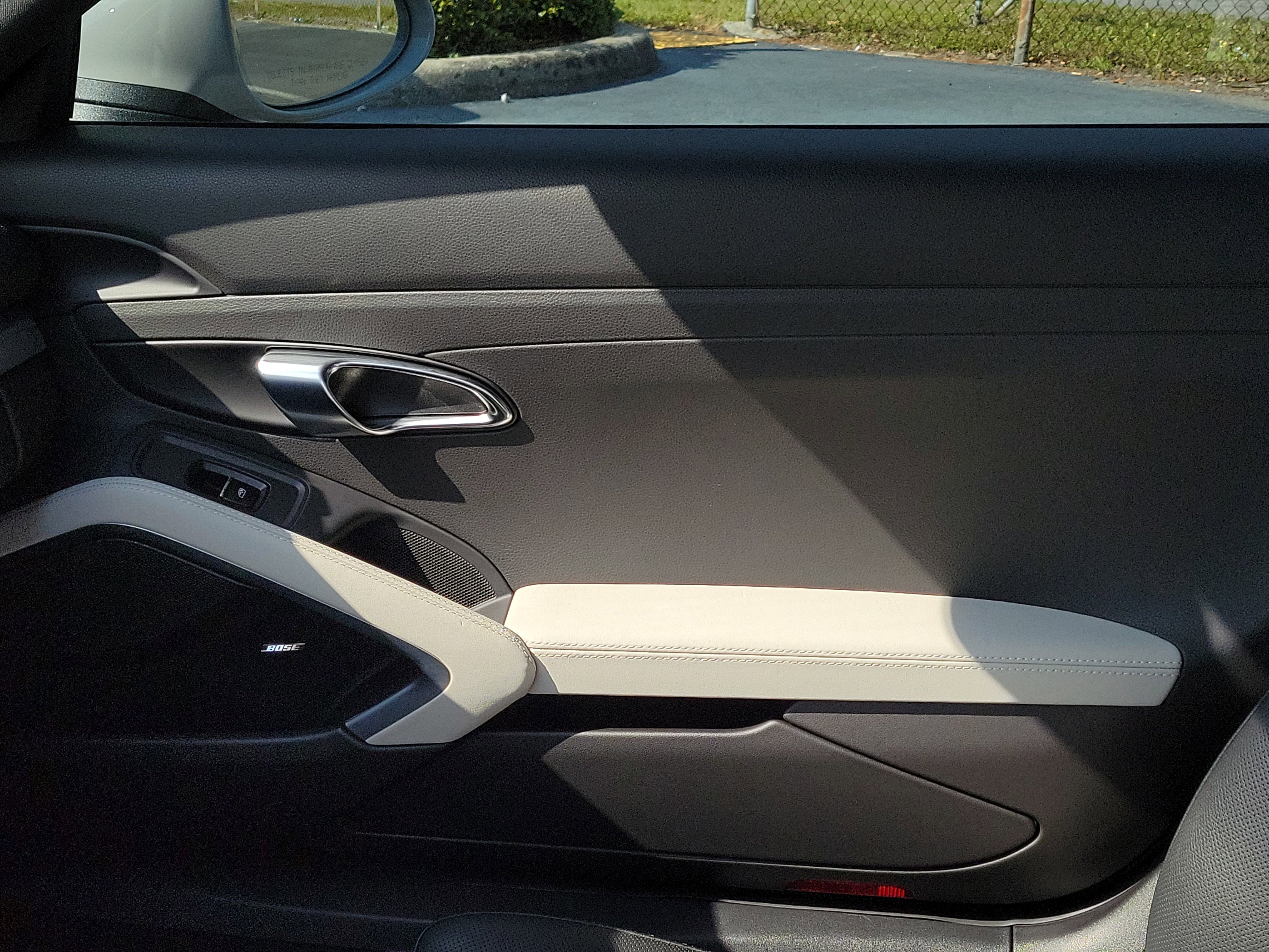 Used 2025 Porsche 718 Cayman RWD image 9