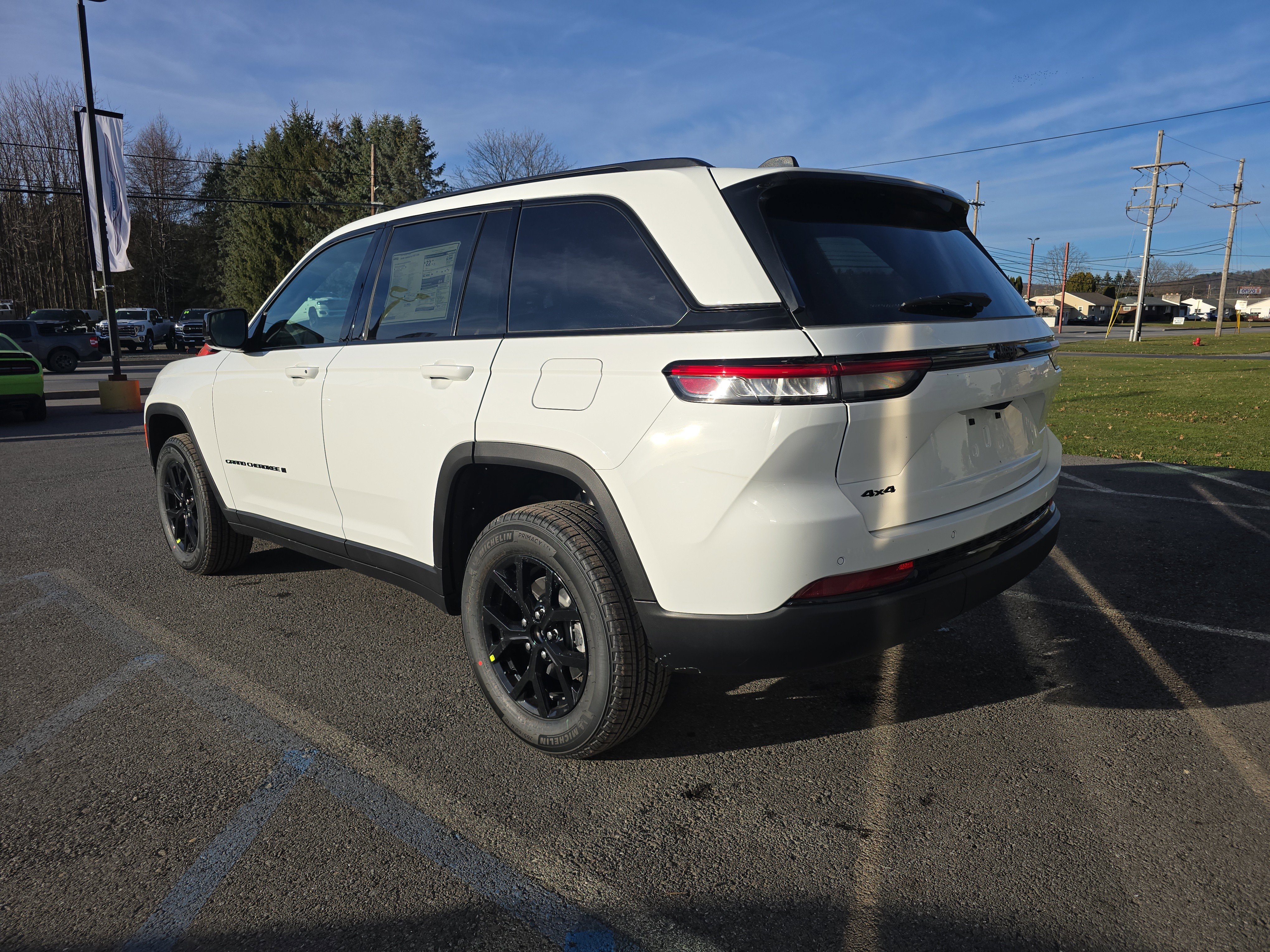 New 2025 Jeep Grand Cherokee Altitude image 6