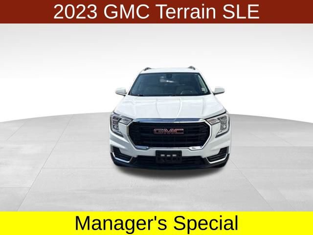 Used 2023 GMC Terrain SLE w/ Driver Convenience Package image 2