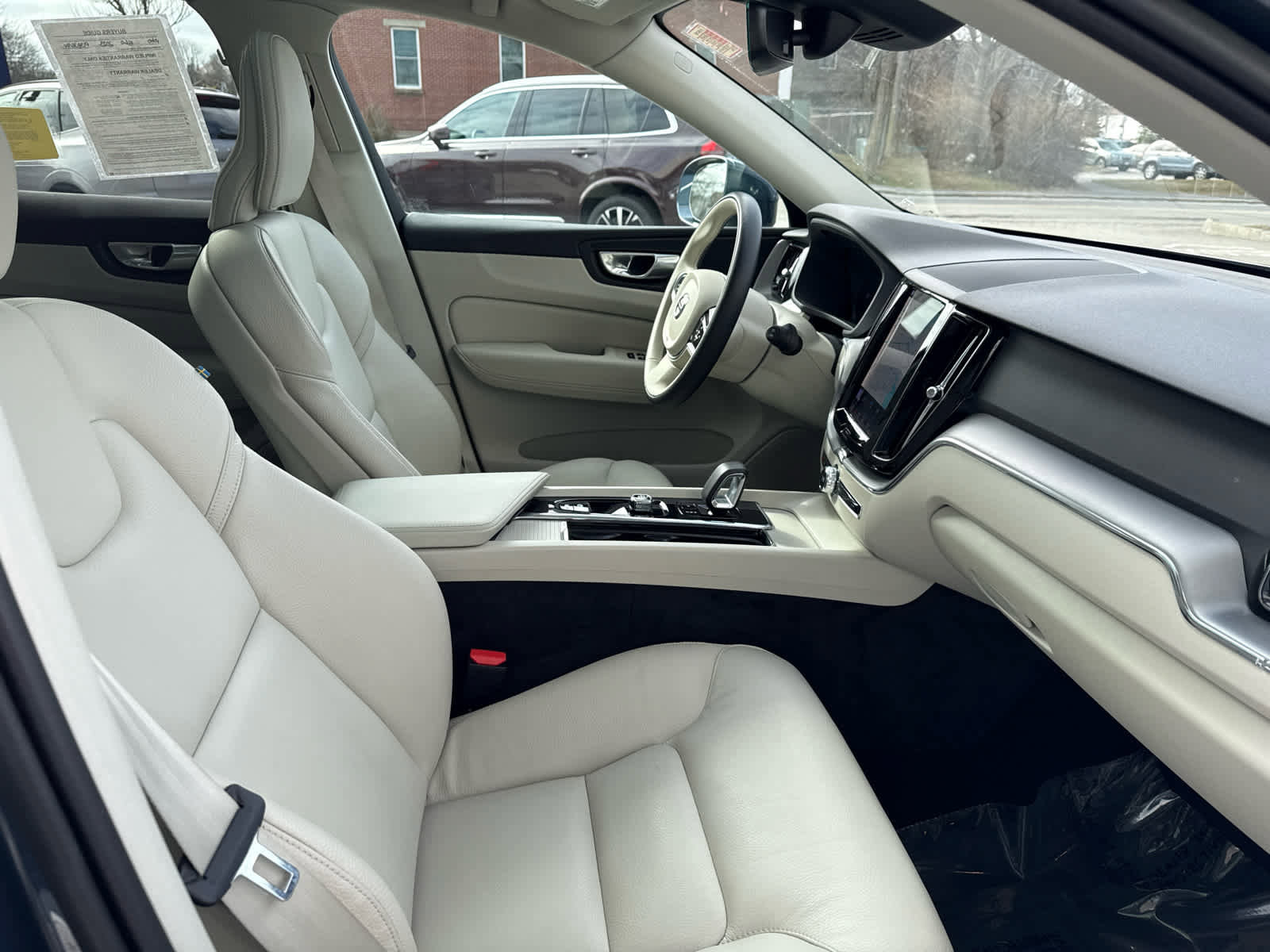 Used 2023 Volvo XC60 B5 Core w/ Climate Package image 31