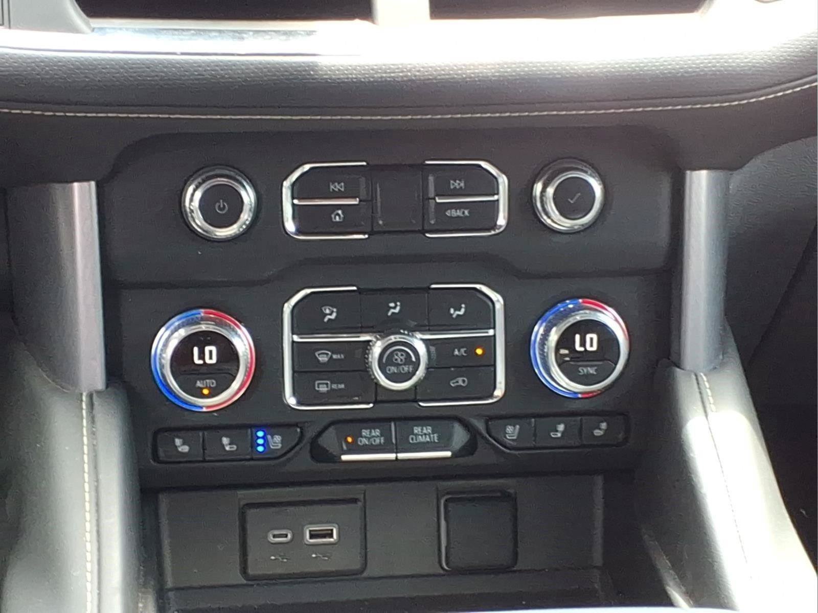 Used 2024 GMC Yukon SLT w/ SLT Luxury Package AWD/4WD image 14
