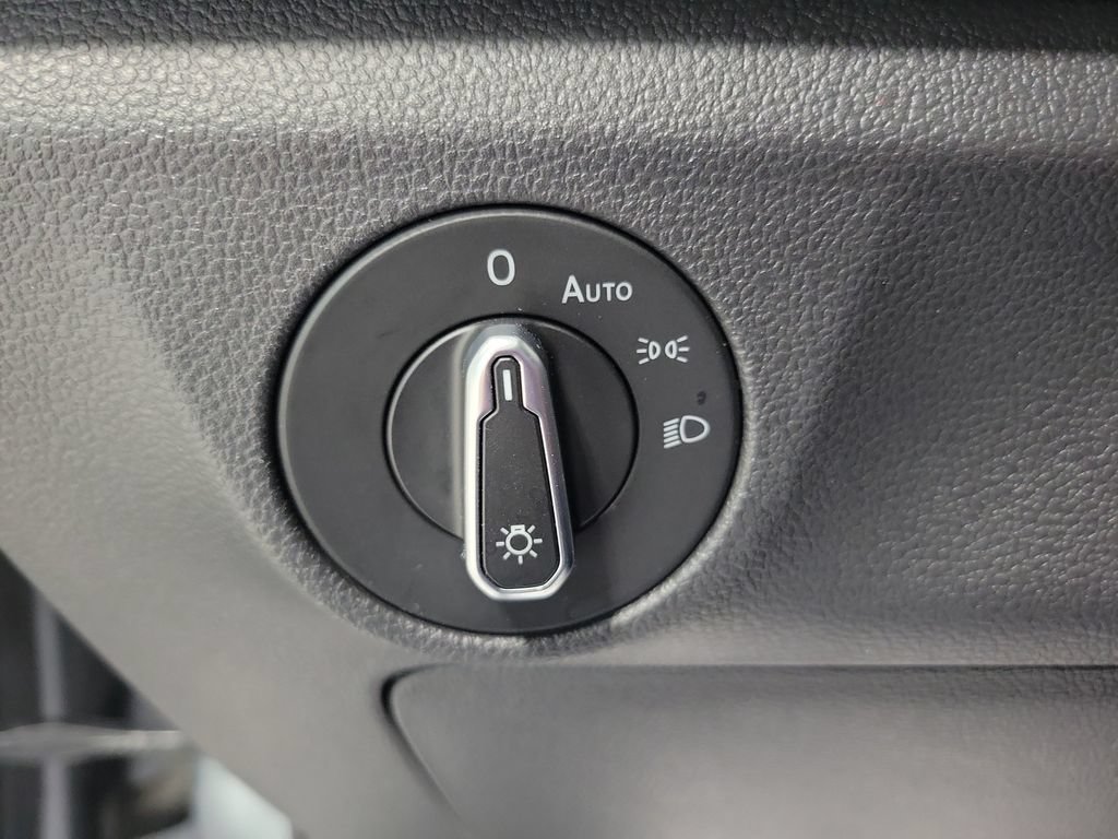 Used 2023 Volkswagen Jetta SE w/ Panoramic Sunroof Package FWD image 36