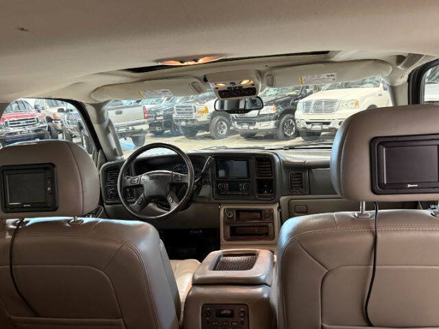 Used 2005 GMC Yukon XL 2500 SLT w/ SLT Preferred Equipment Group AWD/4WD image 20