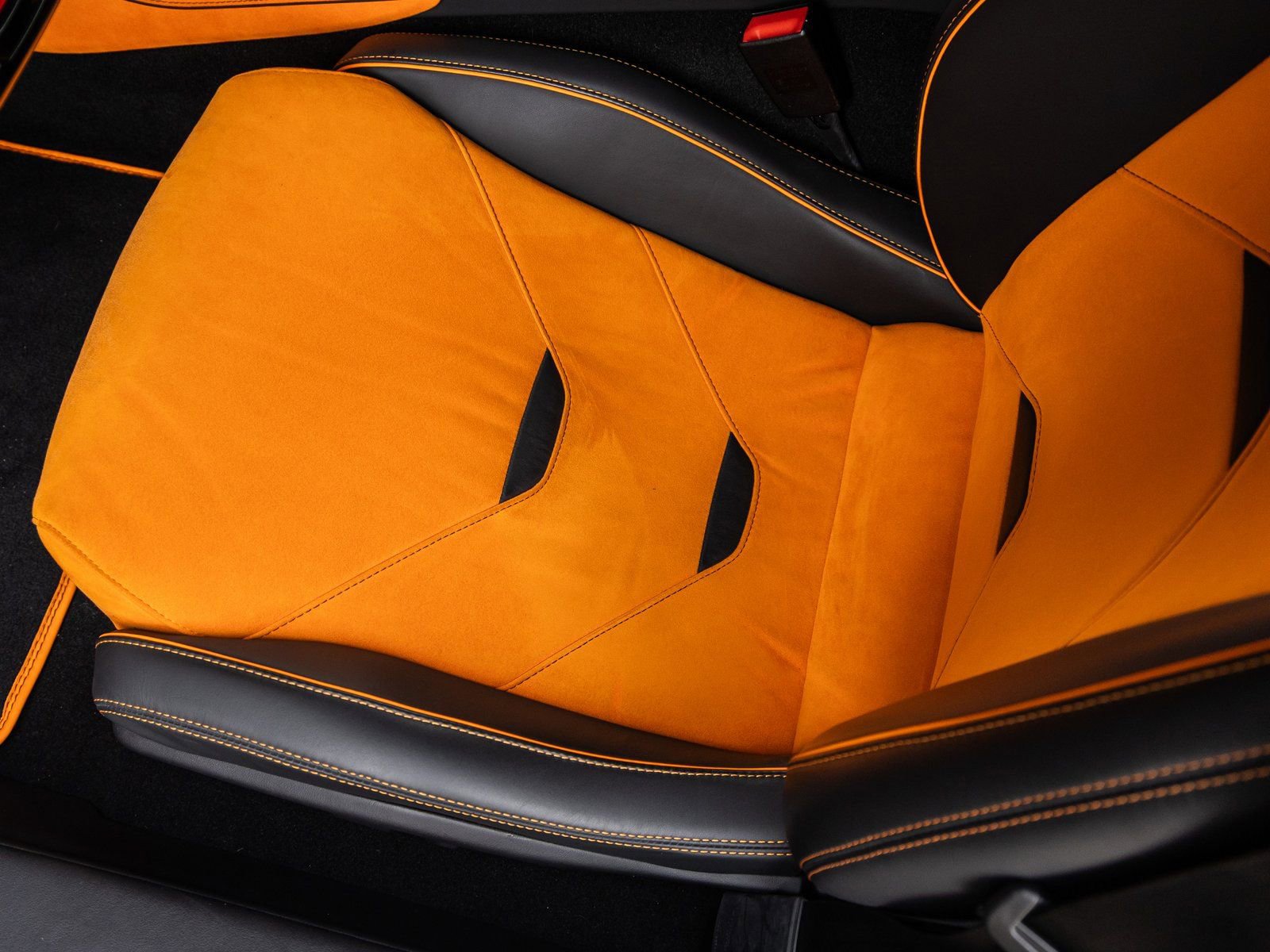 Used 2023 Lamborghini Huracan EVO image 32