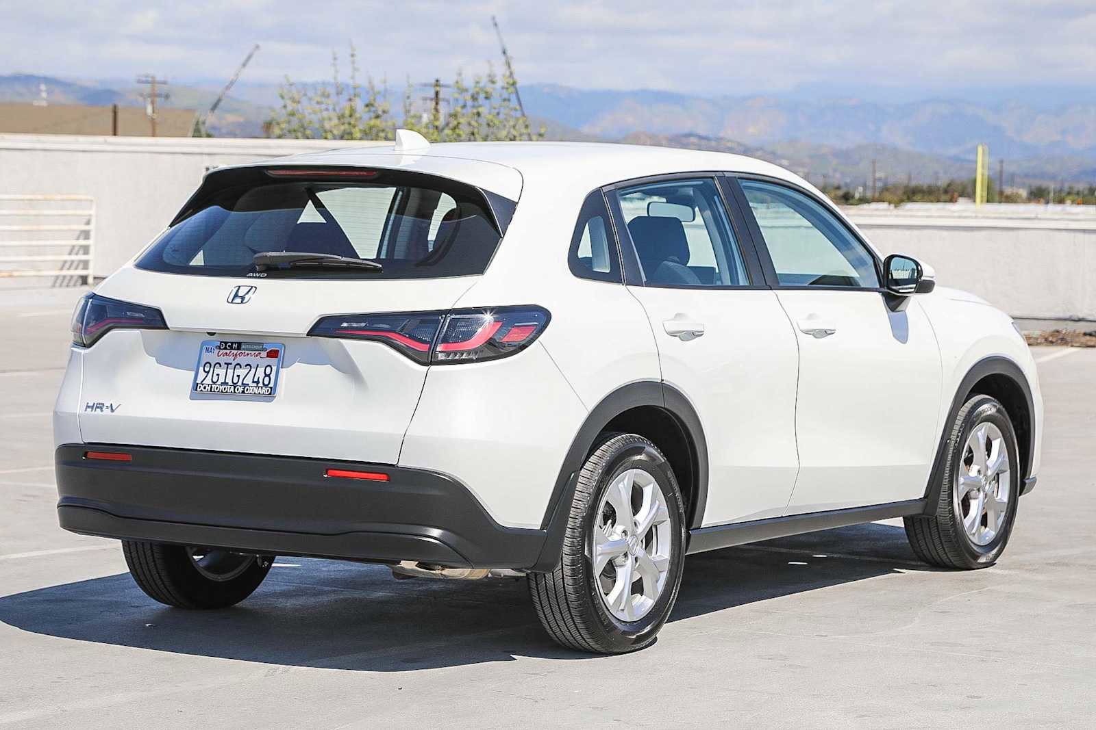 Used 2023 Honda HR-V LX image 5