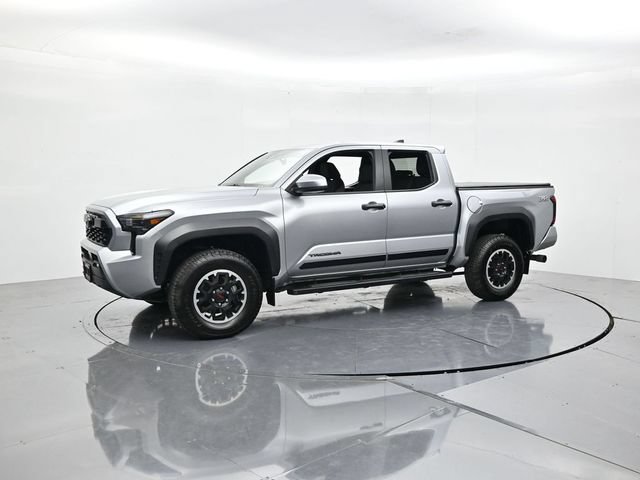 Used 2024 Toyota Tacoma TRD Off-Road AWD/4WD image 6