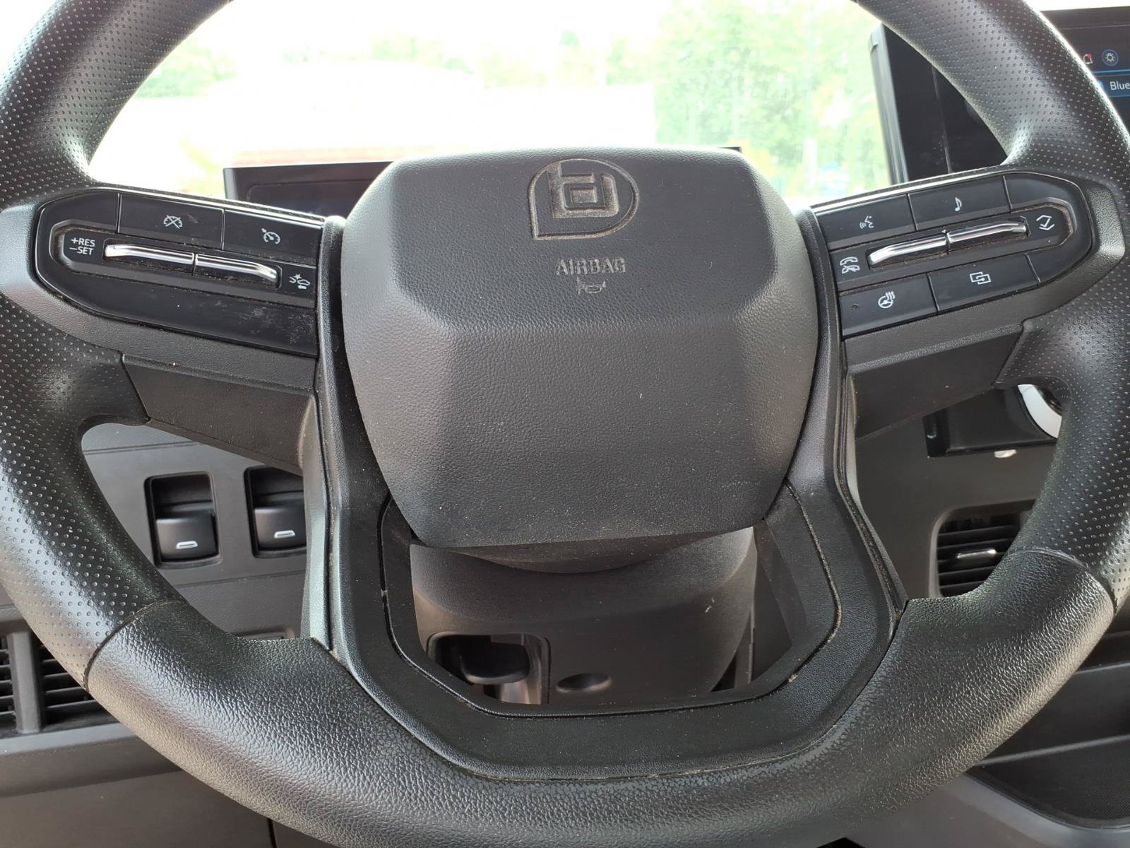 Used 2024 Chevrolet Brightdrop 600 w/ Commercial Equipment Package AWD/4WD image 19