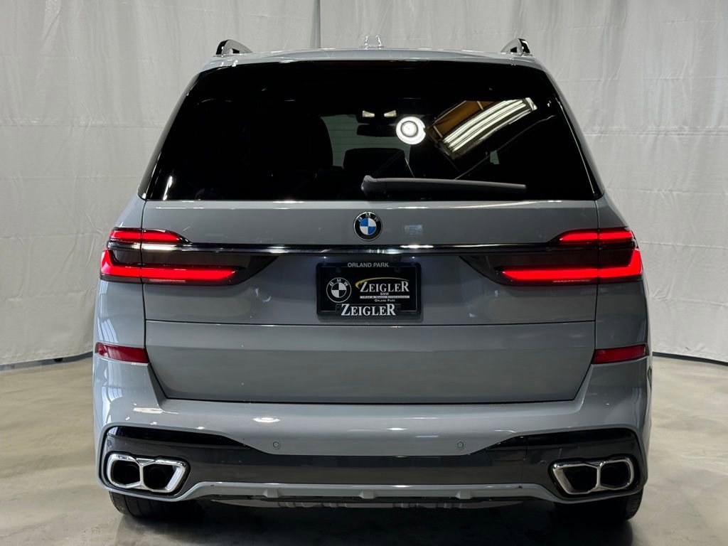 Used 2025 BMW X7 M60i image 6