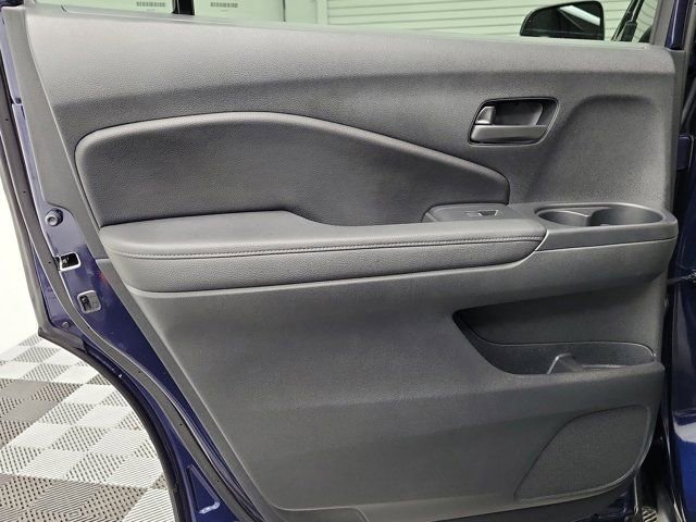 Certified 2025 Honda Passport EX-L image 17