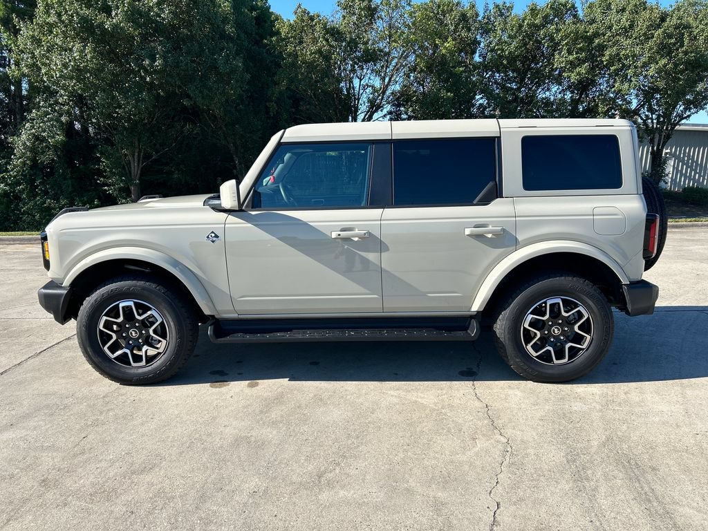 Used 2025 Ford Bronco Outer Banks AWD/4WD image 2