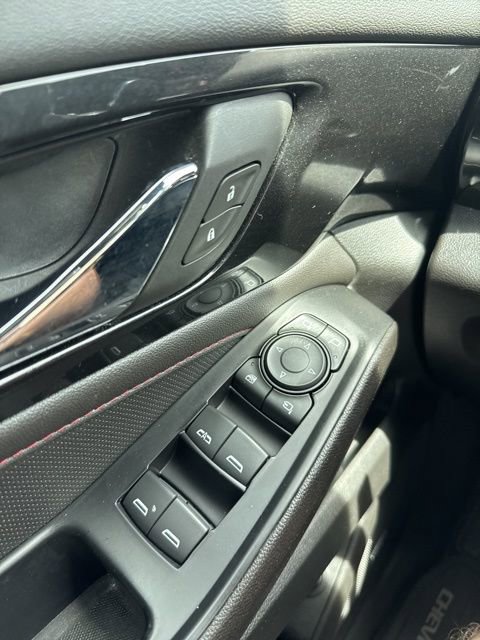Used 2023 Chevrolet Traverse RS FWD image 19