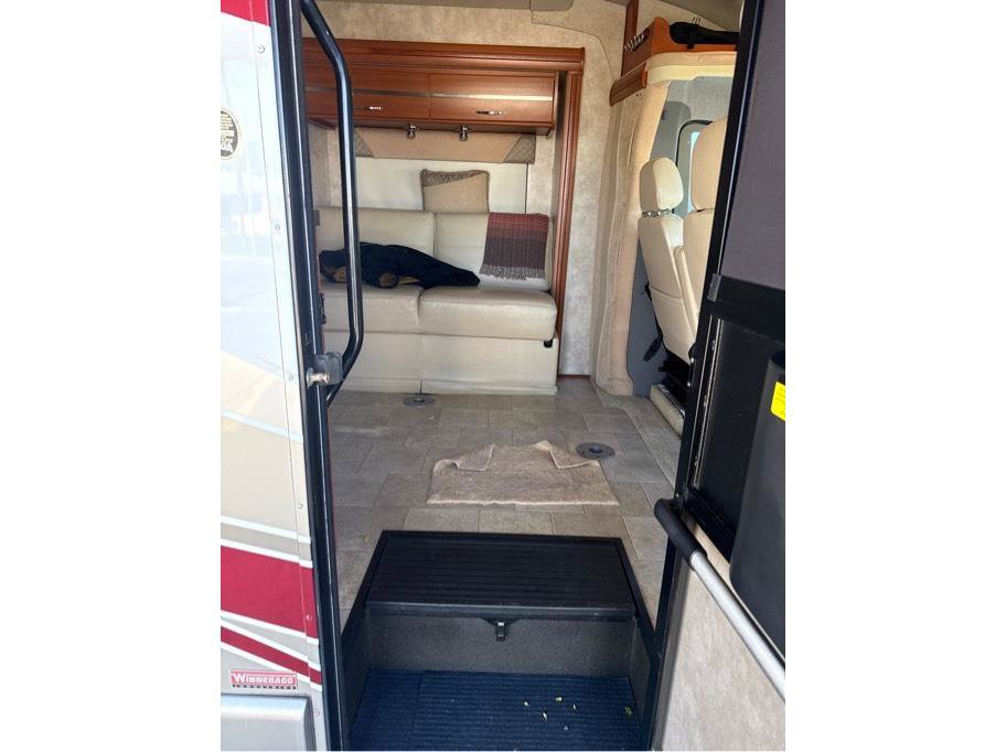 Used 2010 Mercedes-Benz Sprinter 3500 image 22