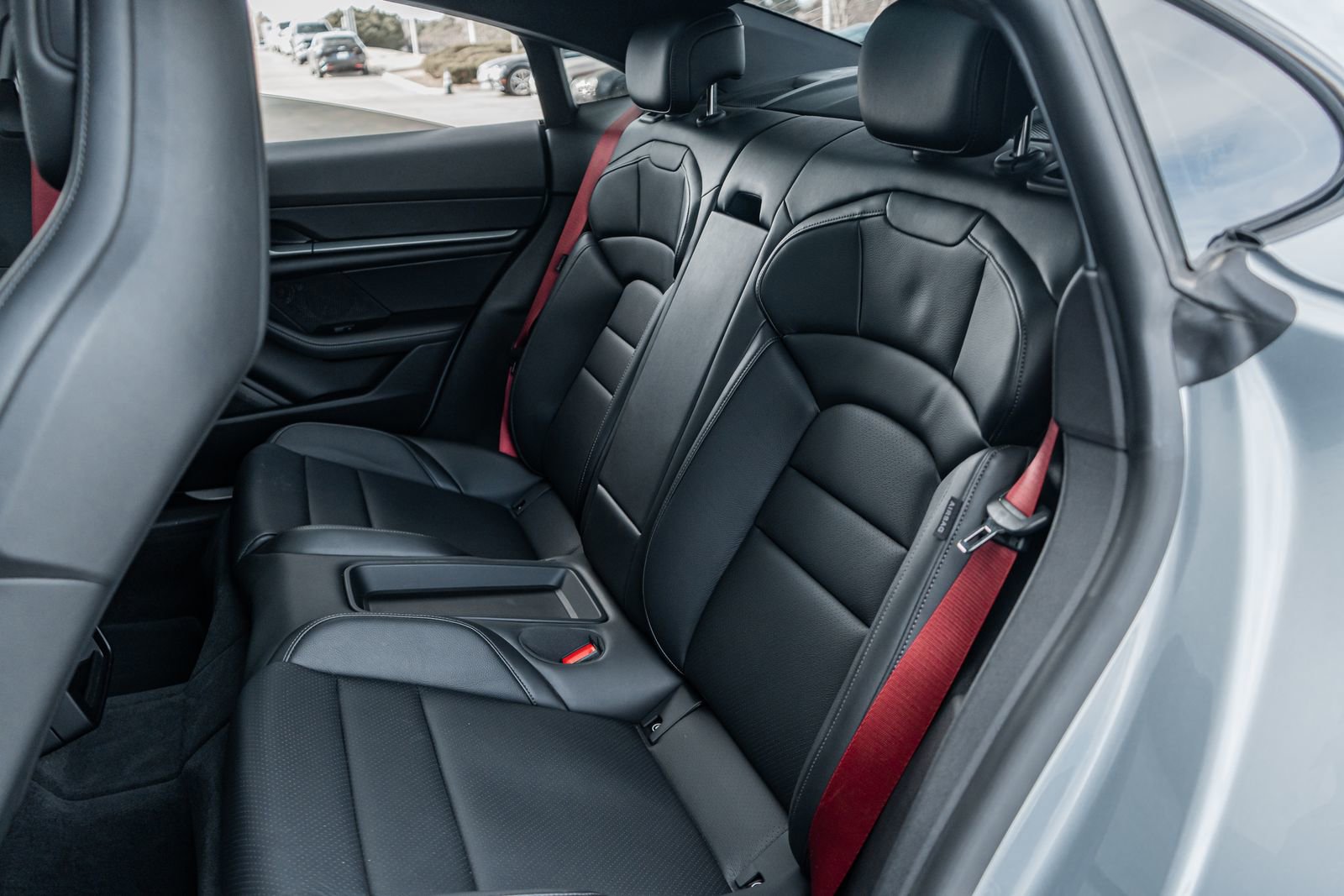 Used 2025 Porsche Taycan image 36