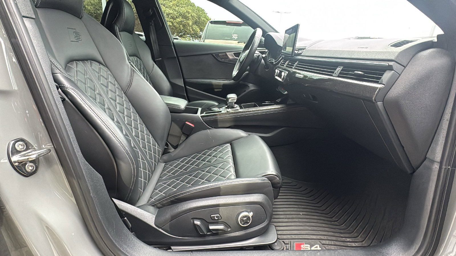 Used 2022 Audi S4 Premium Plus w/ Premium Plus Package image 28