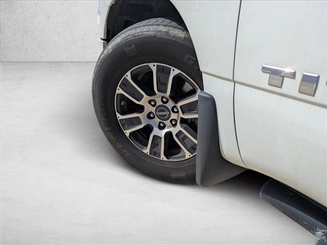 Used 2023 Nissan Titan SV w/ SV Convenience Package image 7
