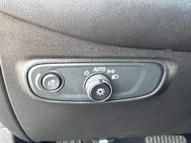 Used 2020 Chevrolet Equinox LT FWD image 30