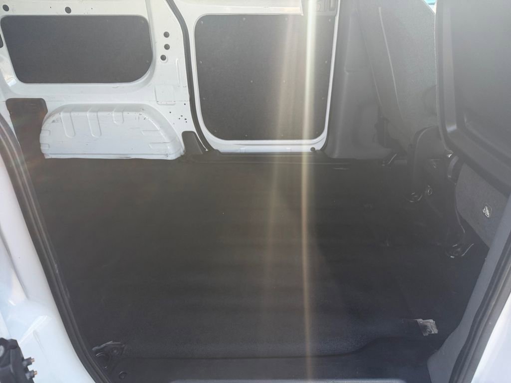 Used 2015 Chevrolet City Express LT image 27