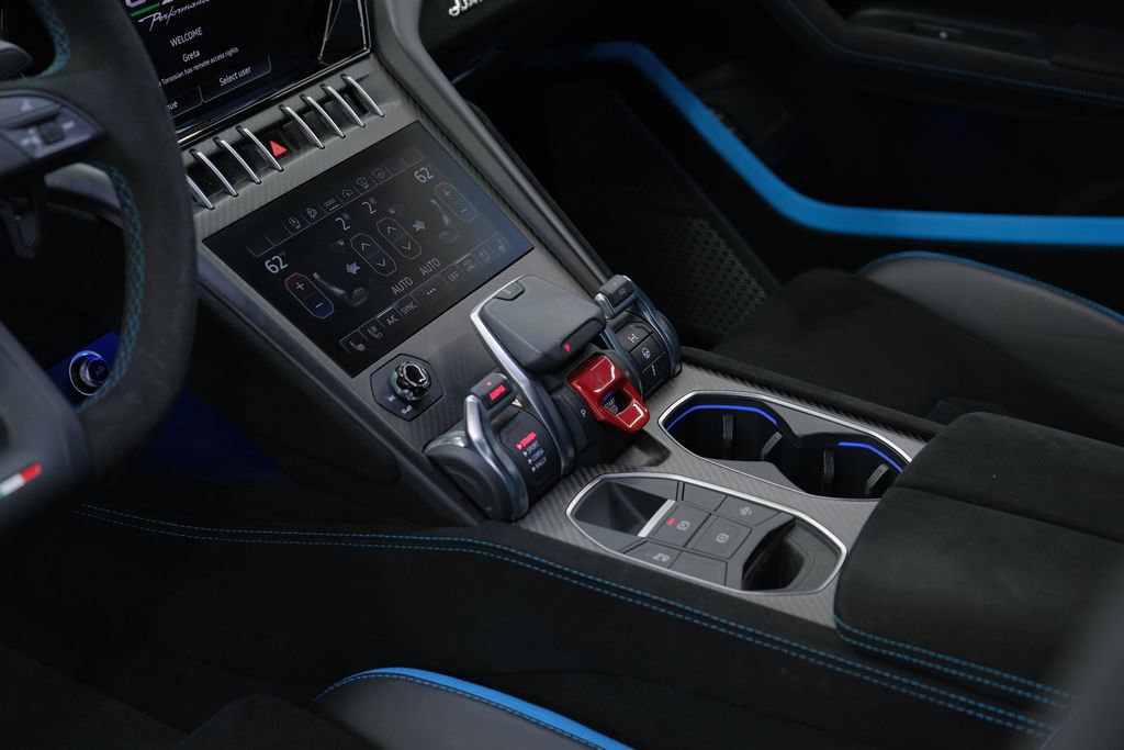 Used 2024 Lamborghini Urus Performante AWD/4WD image 20
