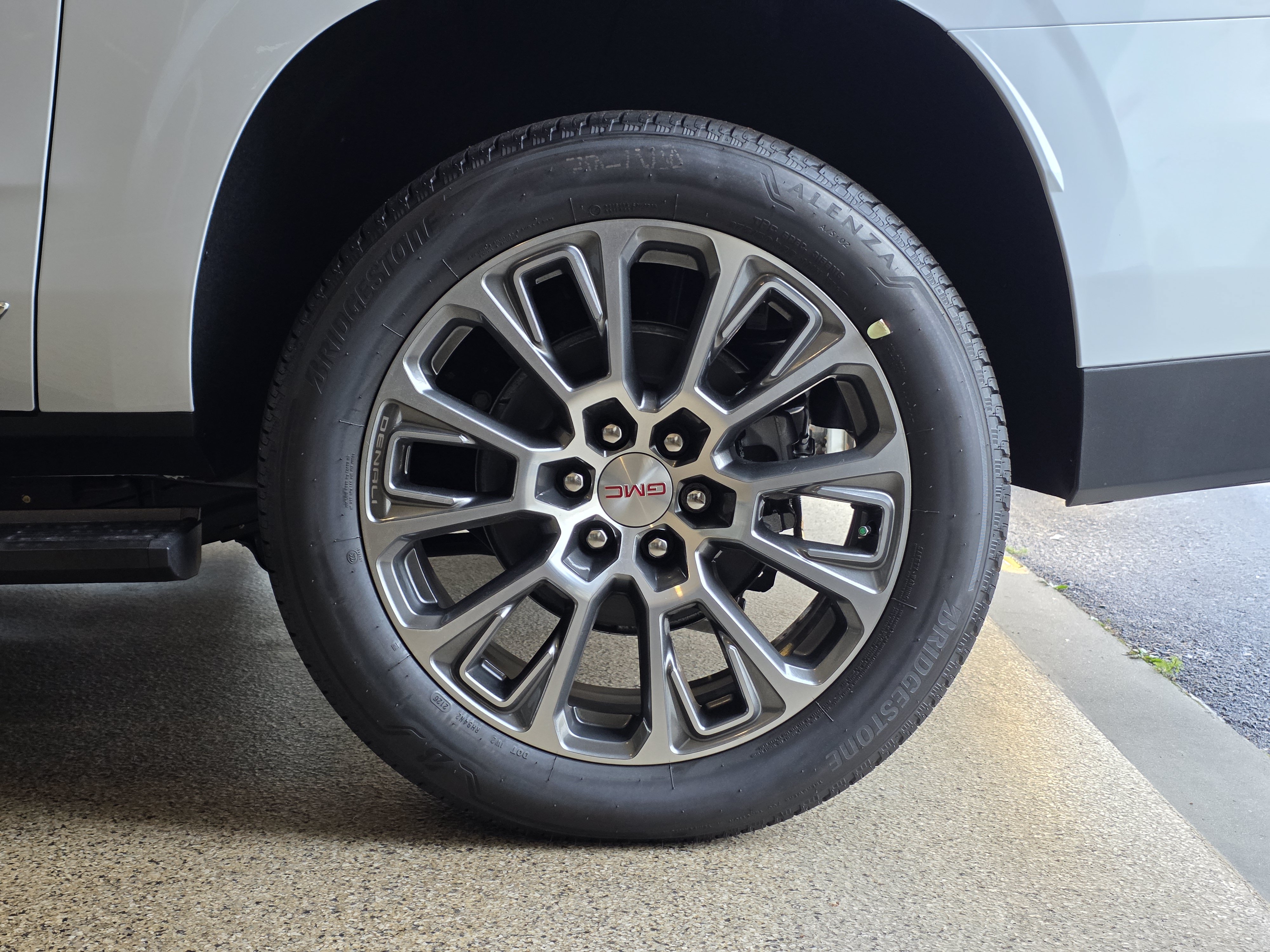 New 2026 GMC Yukon XL Denali w/ Denali Reserve Package AWD/4WD image 52