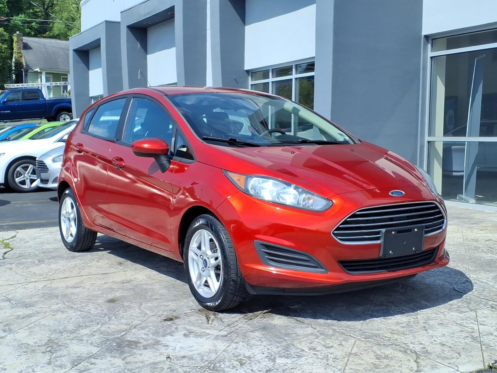 Used 2018 Ford Fiesta SE FWD image 1