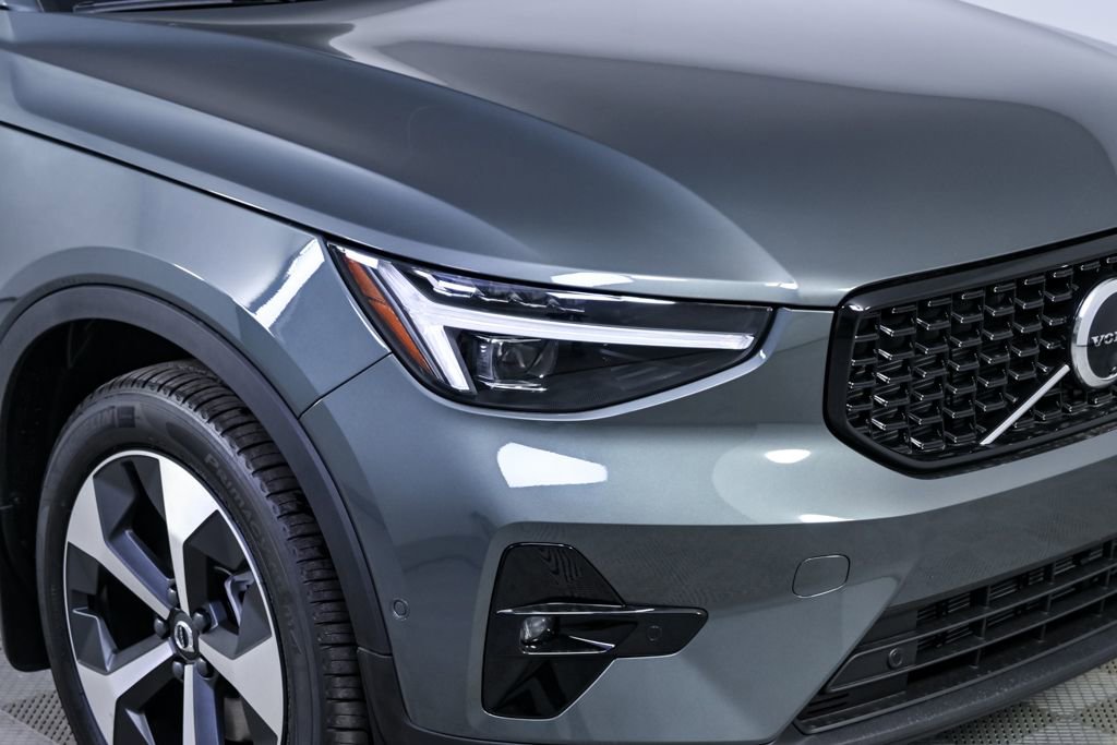 New 2026 Volvo XC40 B5 Plus w/ Climate Package image 36