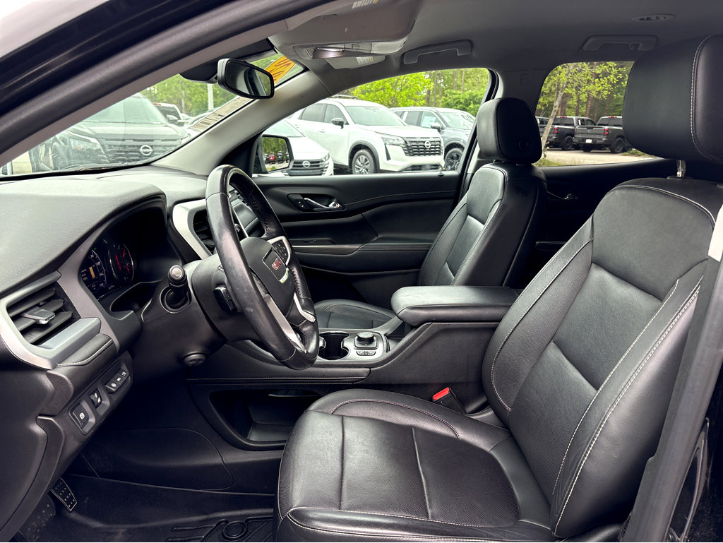 Used 2020 GMC Acadia SLT w/ Driver Alert Package II image 19