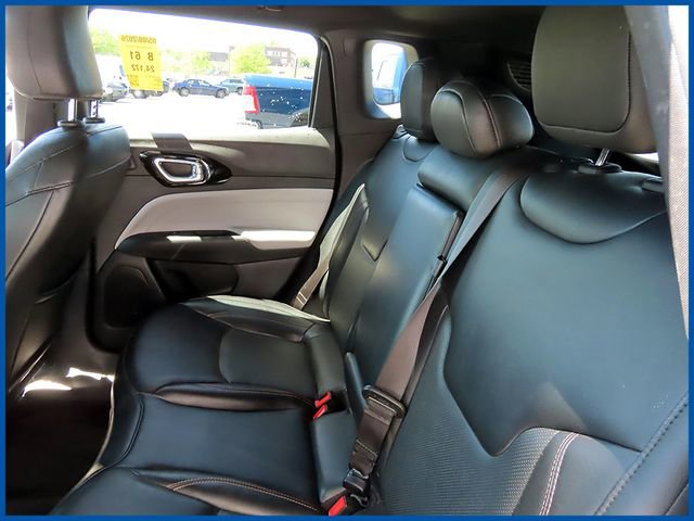 Used 2023 Jeep Compass Limited w/ Sun and Sound Group AWD/4WD image 10