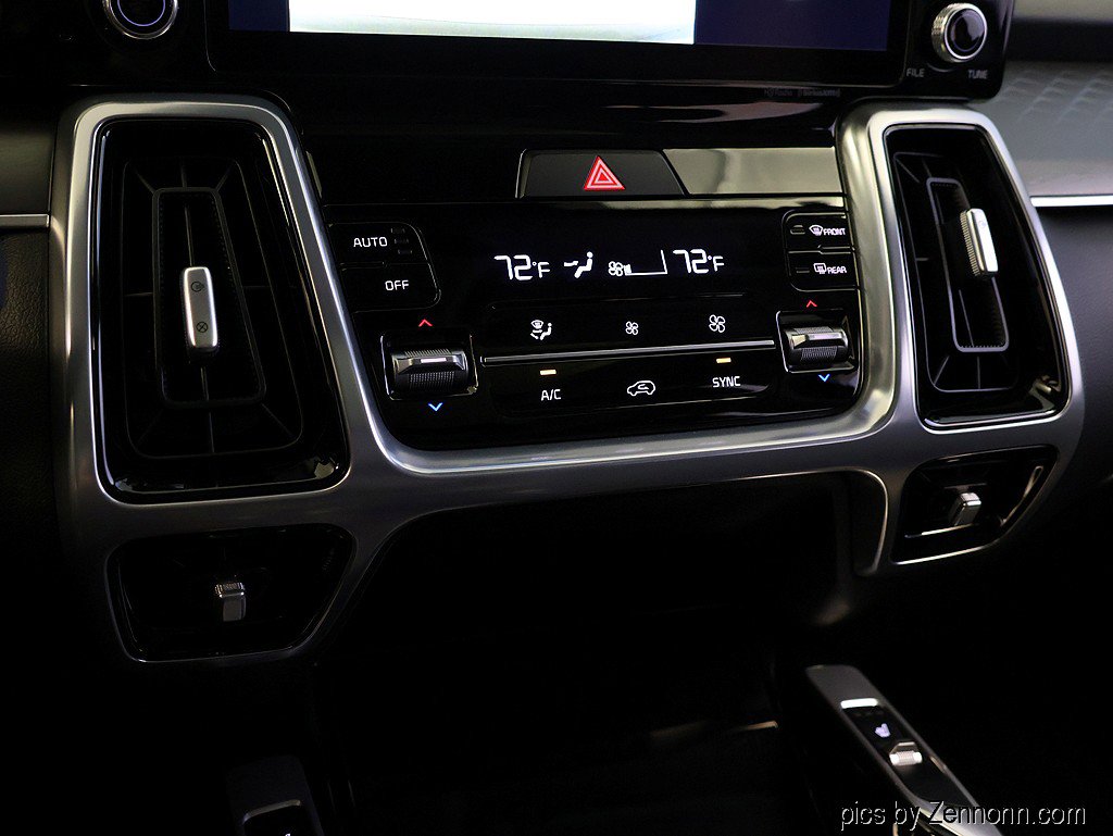 Used 2023 Kia Sorento SX AWD/4WD image 22