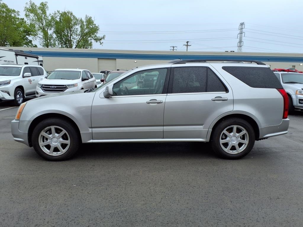 Used 2005 Cadillac SRX w/ 7-Passenger Value Package image 2