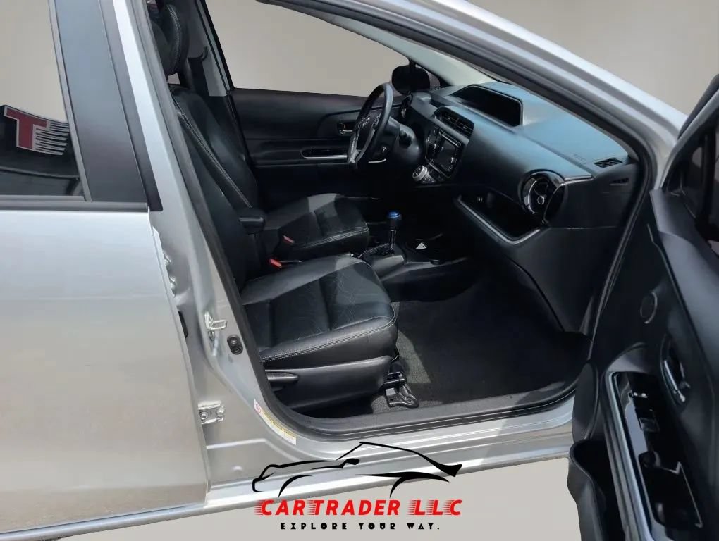 Used 2015 Toyota Prius C Four FWD image 27