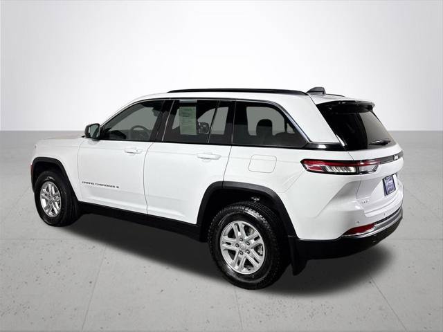 Certified 2025 Jeep Grand Cherokee Laredo w/ MOPAR Finishing Package AWD/4WD image 9