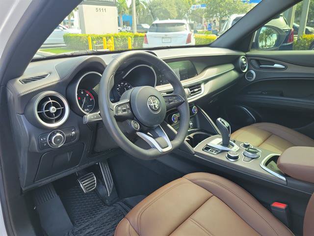 Used 2022 Alfa Romeo Stelvio Ti AWD/4WD image 34