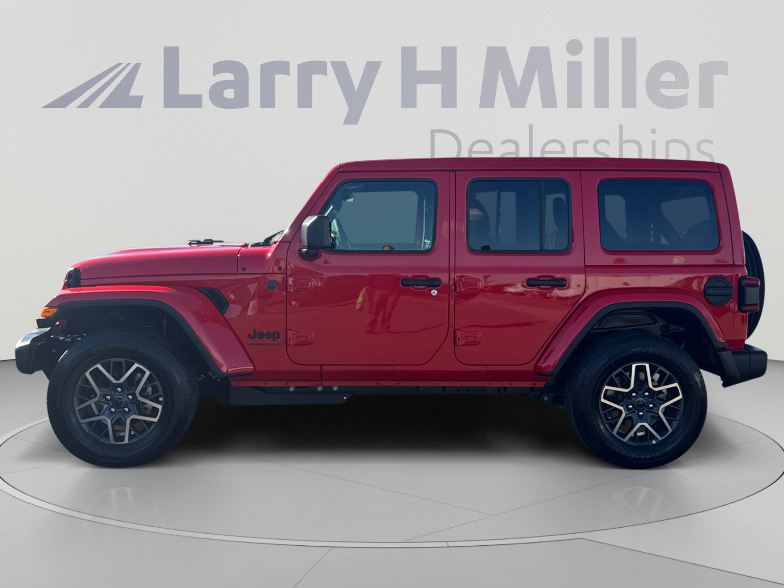 Used 2026 Jeep Wrangler Unlimited Sahara AWD/4WD image 2